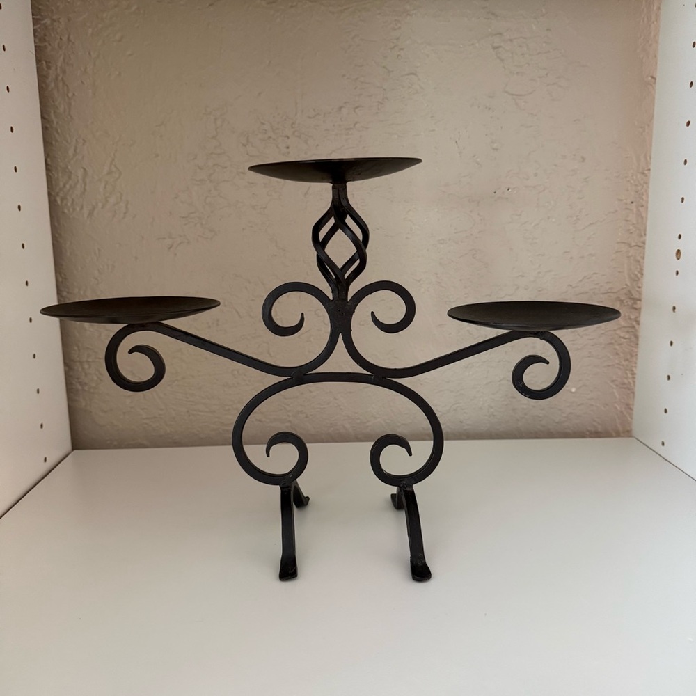❤️ Triple-Arm Scrollwork Candle Holder in Black